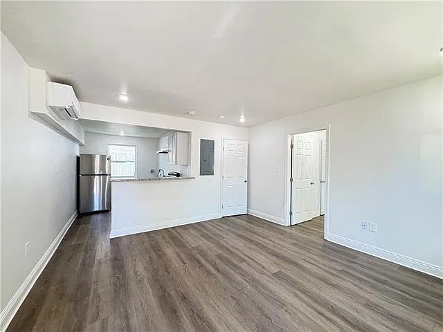 3419 Clara St — Photo 2