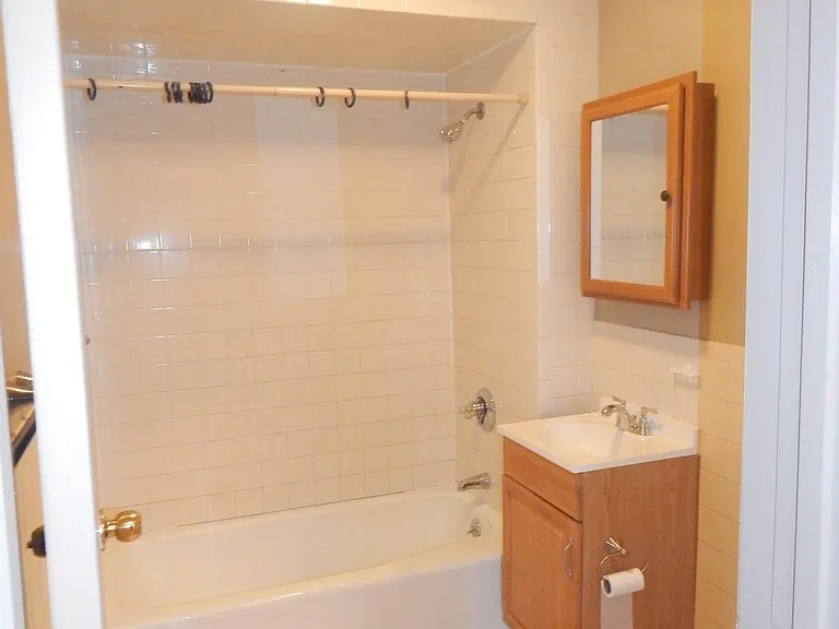 118 Grant Ave — Photo 9