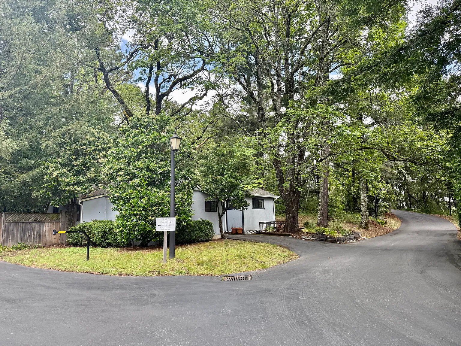 21850 Bear Creek Rd — Photo 2