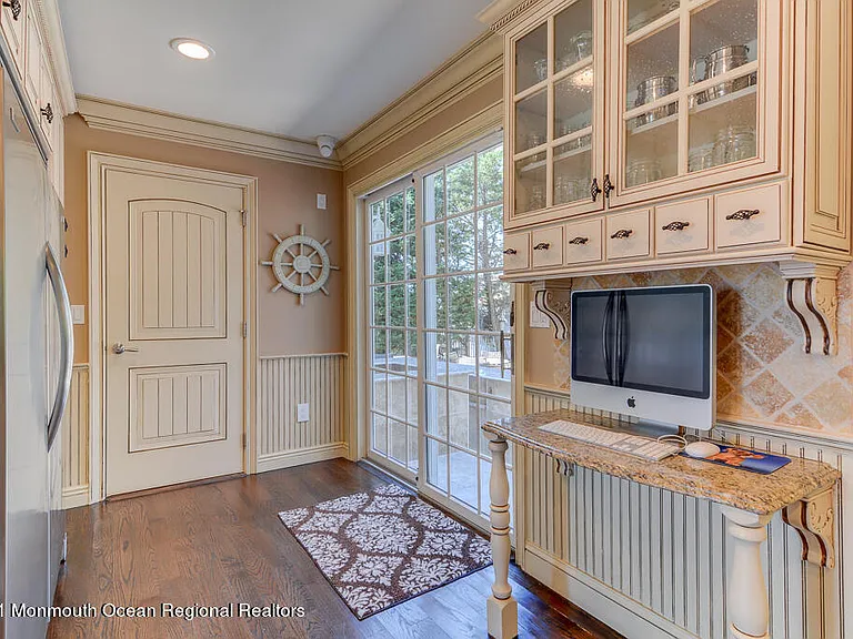 1603 Lake Ave — Photo 11