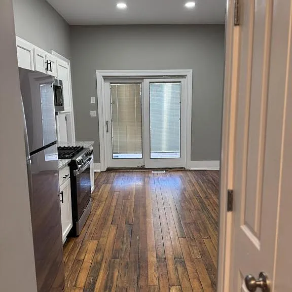 2718 S 3rd St — Photo 2