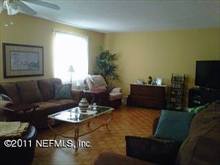 3rd image of 1129 Crown Dr