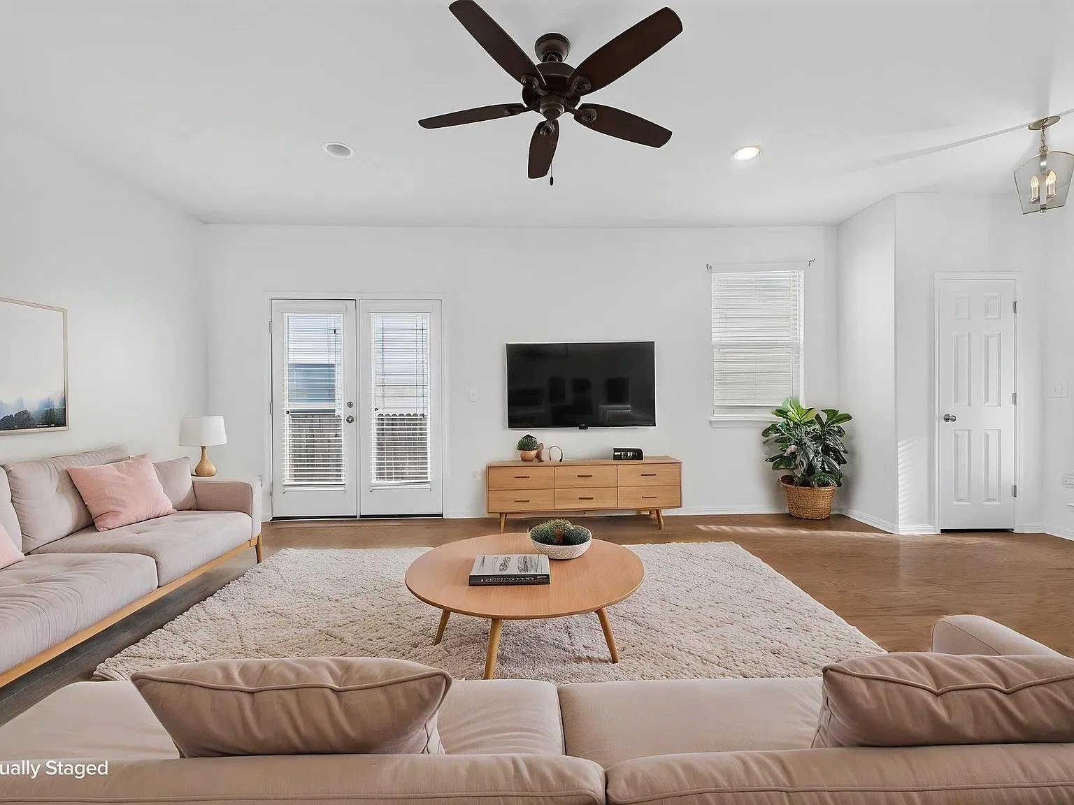 3 bed, 2.0 bath, 1312 sqft, $1,700 — Photo 3