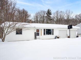 16313 Taft Rd, Spring Lake, MI 49456