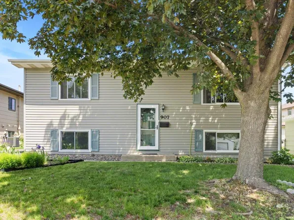 907 California Ave W, Saint Paul, MN 55117