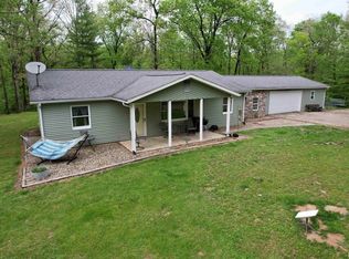 14648 N 100th St, Beecher City, IL 62414