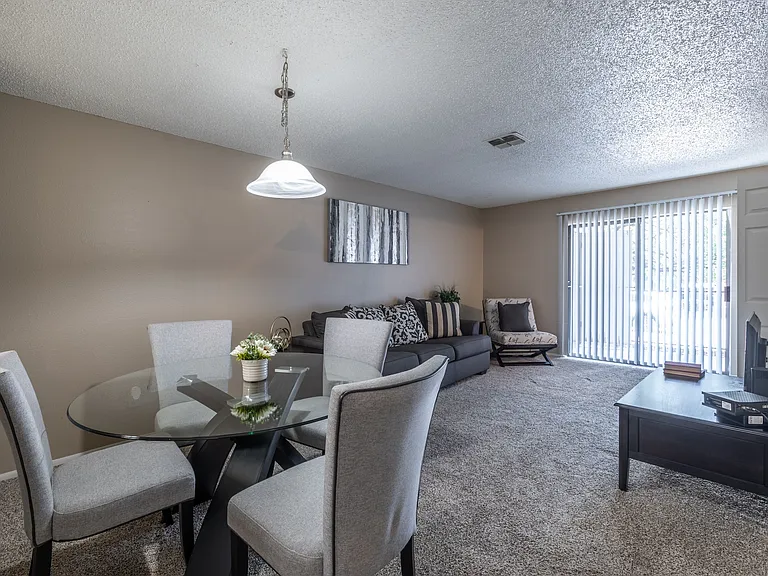 Sutton House Apartments — Photo 43