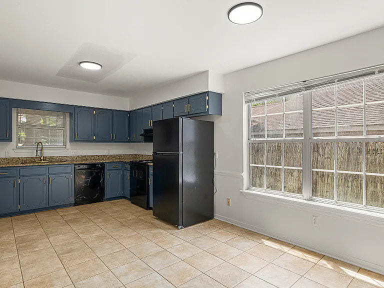 981 Dickenson Ave #981 — Photo 8