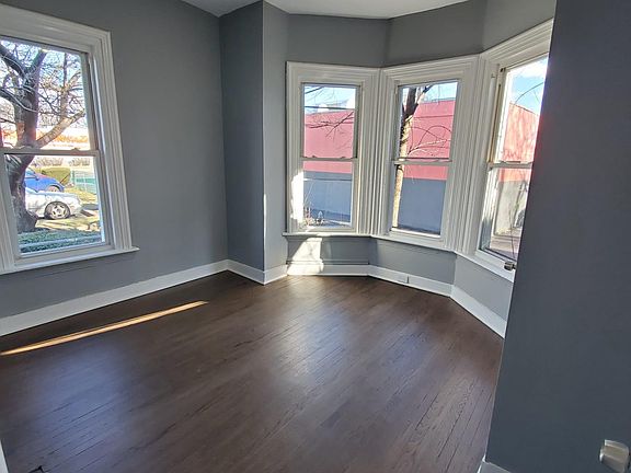 3rd image of 228 Halsted St Floor 2
