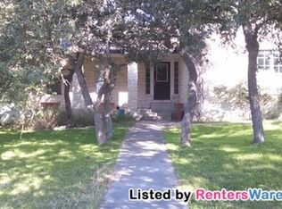 219 Meadows Ln, Dripping Springs, TX 78620