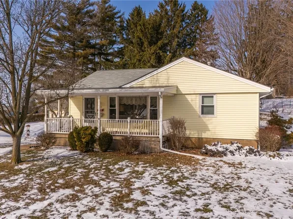 107 Wallace St, Saint Clairsville, OH 43950