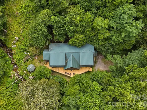 1482 Howard Moore Rd, Hot Springs, NC 28743