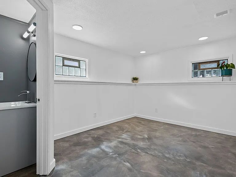 2844 Duluth St — Photo 32