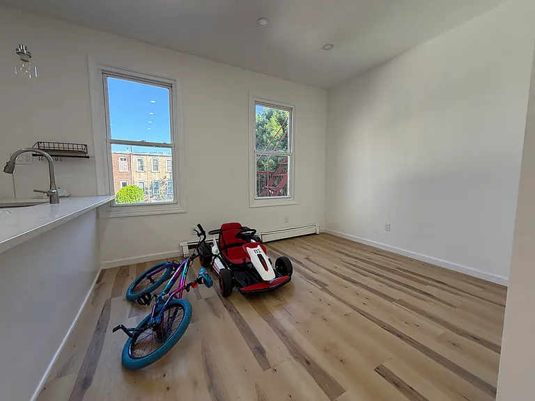 251 Halladay St #2 — Photo 3