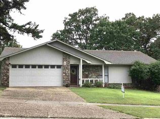 12901 Pleasant Forest Dr, Little Rock, AR 72212