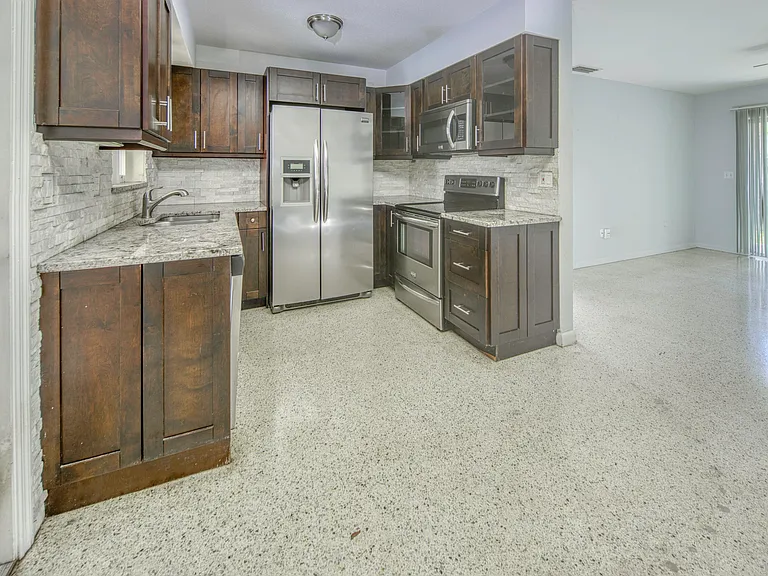 305 S Federal Hwy #2 — Photo 2