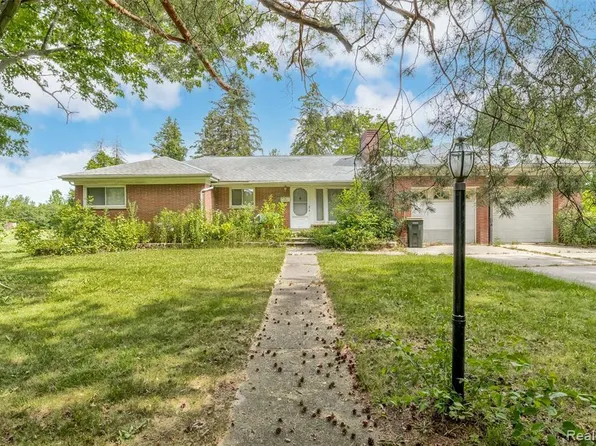 46800 Geddes Rd, Canton, MI 48188