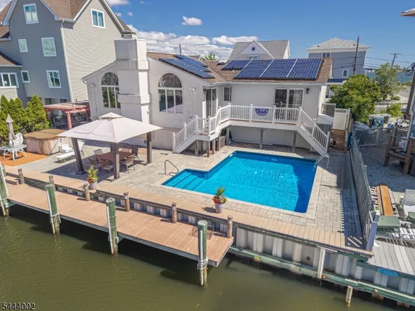 1955 Pinta Ct, Toms River Township, NJ 08753