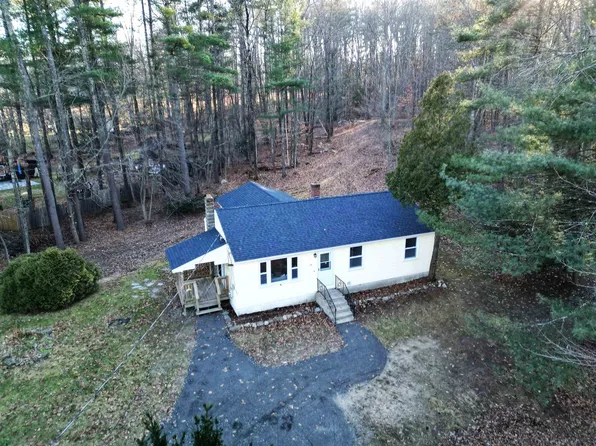 24 South Road, Fremont, NH 03044