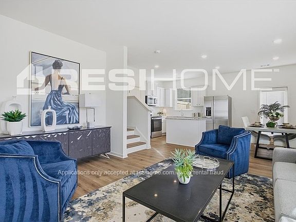 3rd image of 4003 Springhead Way