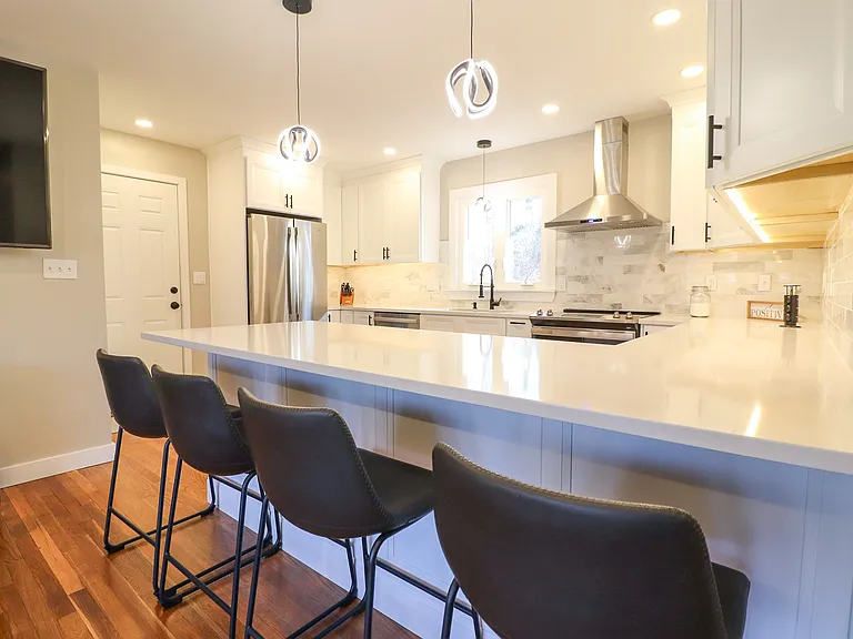 14 Donat Dr — Photo 6