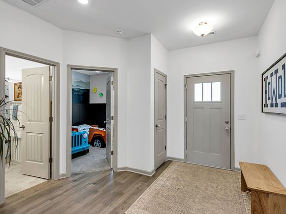 5th image of 821 Niles Woods Way