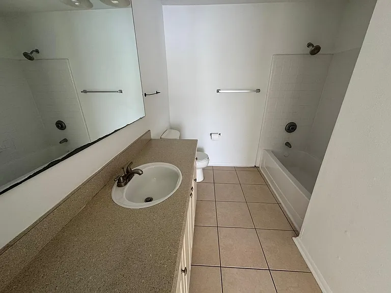 1222 Bermuda Lakes Ln #106 — Photo 11