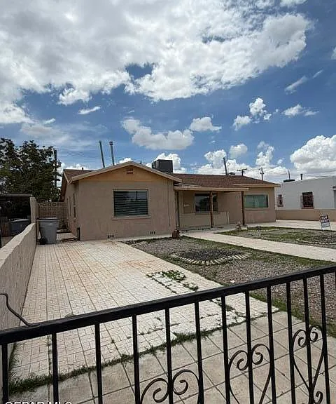401 Ramona Ave — Photo 1