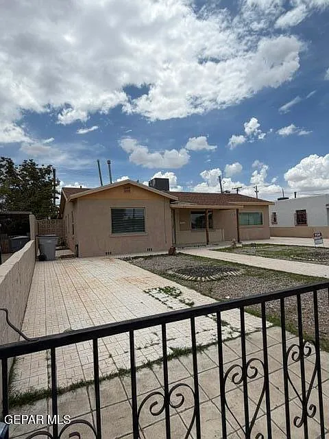 401 Ramona Ave