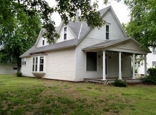 134 S 8th St, Conway Springs, KS 67031