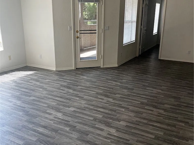 701 Capri Dr #11B — Photo 4
