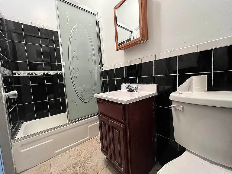 19 Cornelia St #3R — Photo 8