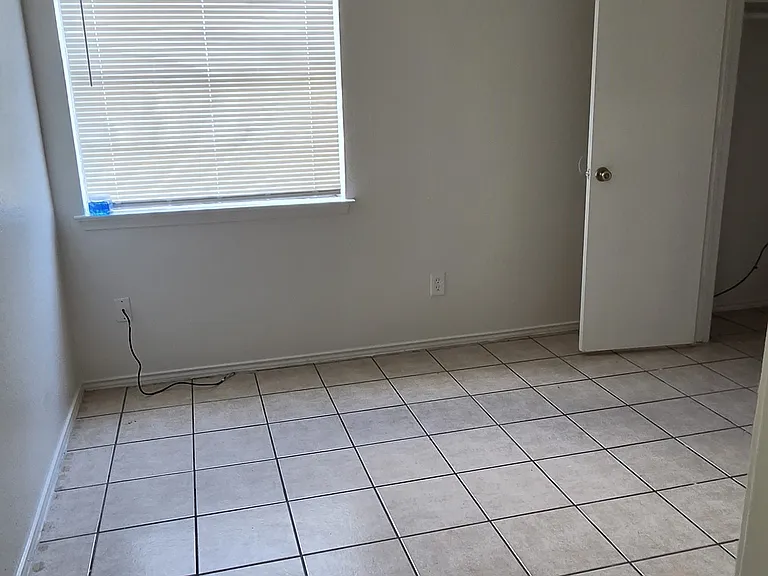 5809 Guildwood Dr — Photo 7