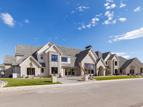3rd image of 2585 E Waters Edge Cir