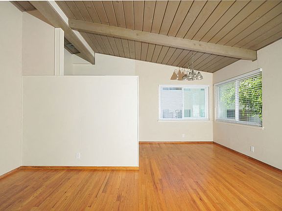 4th image of 559 Matadero Ave APT 15