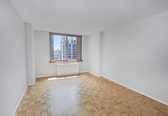 4th image of 235 E 40th St APT 35B