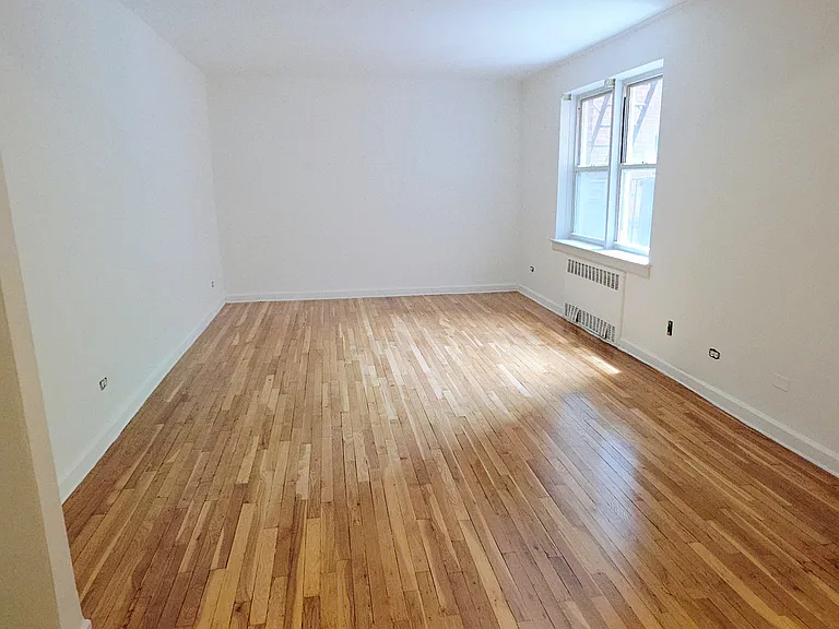 60 Oliver St #2 — Photo 1