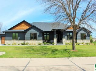399 Inverness Trl, Dakota Dunes, SD 57049