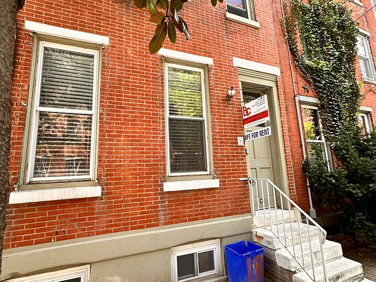 1920 Bainbridge St #1F — Photo 14