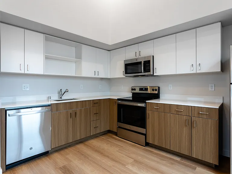 Navalia Apartments — Photo 16
