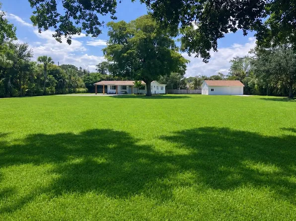 8781 N Virginia Avenue, Palm Beach Gardens, FL 33418