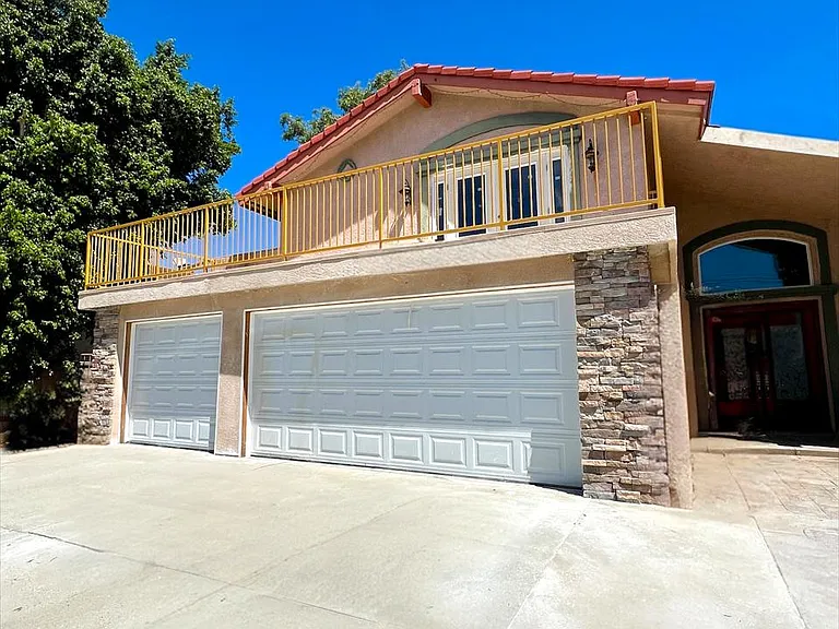 2283 Base Line Rd — Photo 1