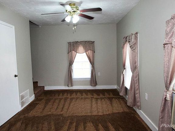 Light & bright Formal Dining Room!