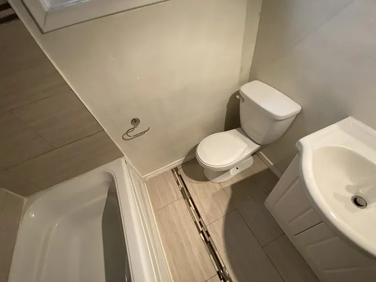 76 Eastwood Rd #X — Photo 17