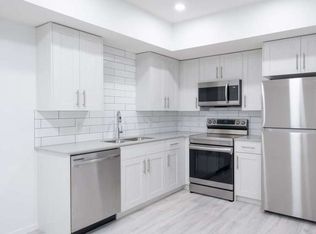 768 Orchards Blvd SW #1A, Edmonton, AB T6X 2Y7