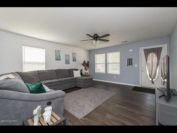5th image of 3234 Edling Dr