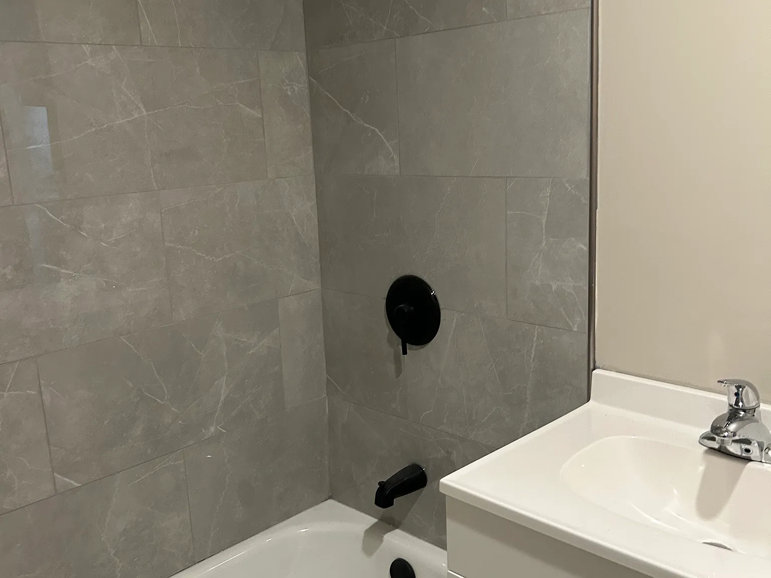 2 bed, 1100 sqft, $1,200 — Photo 3