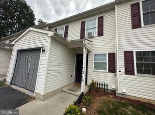 216 Red Cedar Ln, Marietta, PA 17547