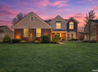 42933 Sadie Ln, Belleville, MI 48111