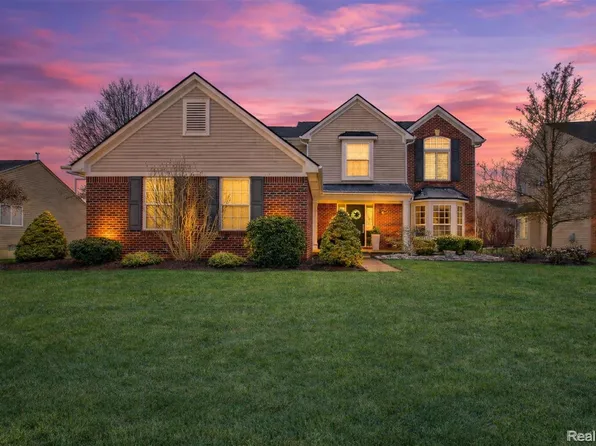 42933 Sadie Ln, Belleville, MI 48111